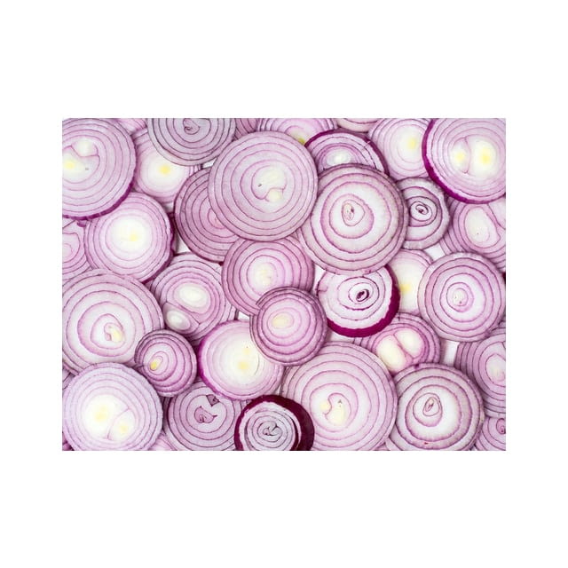 Sliced red onion