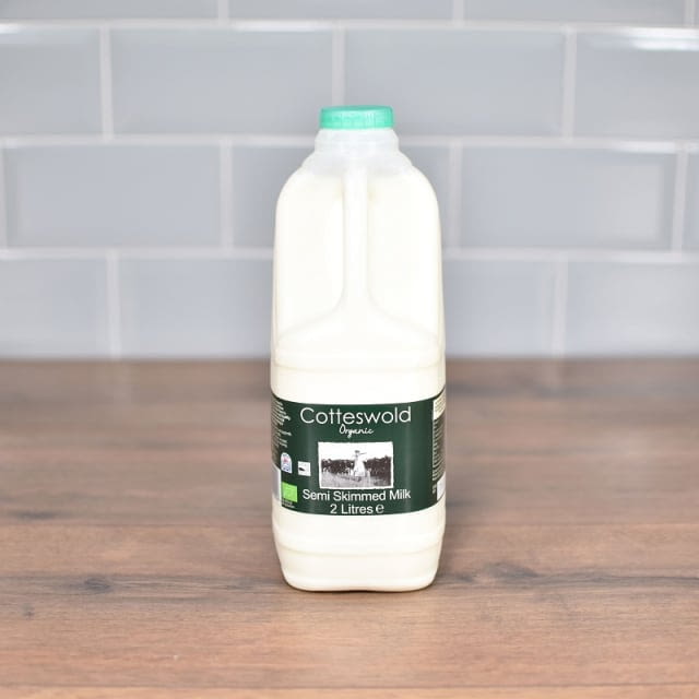 Organic semi skimmed milk Cotteswold